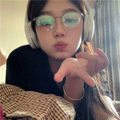 一个攞景的少年